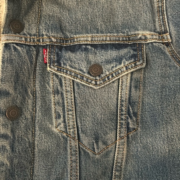 Levi’s fleece lined denim jacket. Mens medium hardly worn - Picture 4 of 5